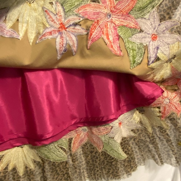 Vanity Collection vintage Skirt Sz 2 Gold with Pink Purple & Red beaded flowers - Picture 2 of 6